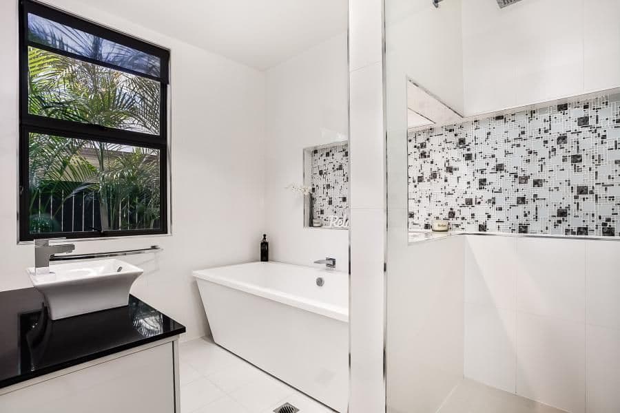 12 Rosabrook Crescent, ORMEAU QLD 4208, Ormeau - Thumbnail 2