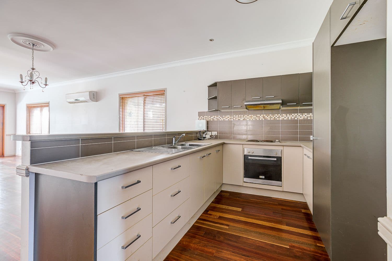 19 Outlook Drive, Waterford QLD 4133, Waterford - Thumbnail 3