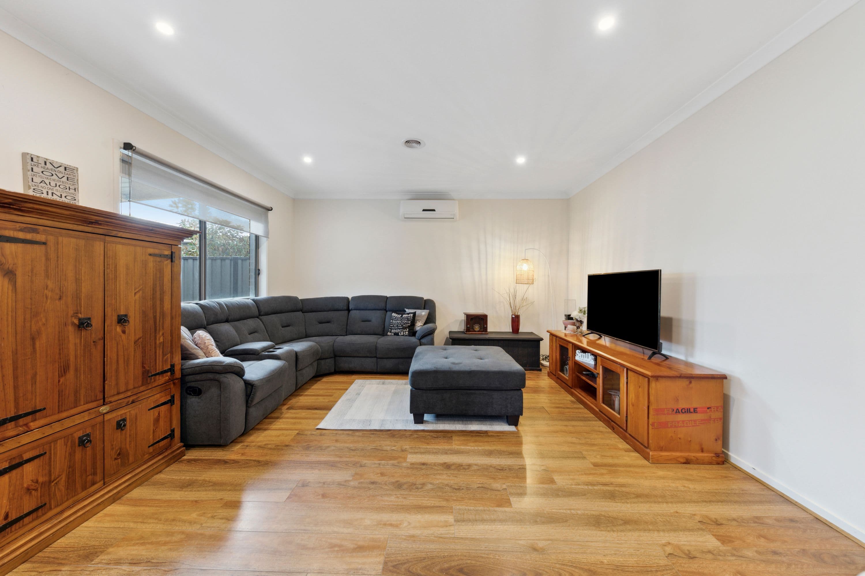 13 Timble Way, Clyde North VIC 3978, Clyde North - Thumbnail 5