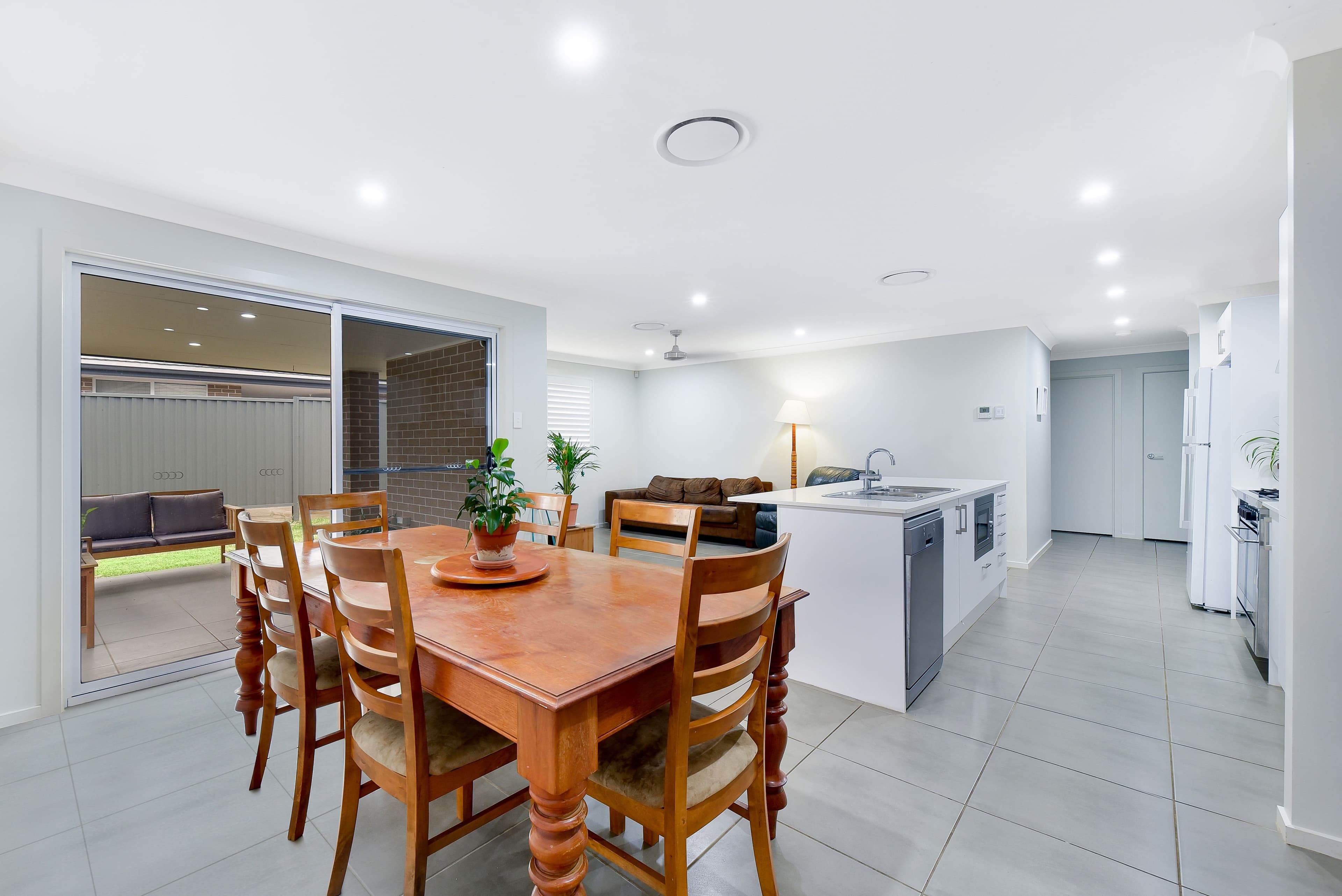 31 Grantham Crescent, Denham Court - Thumbnail 4