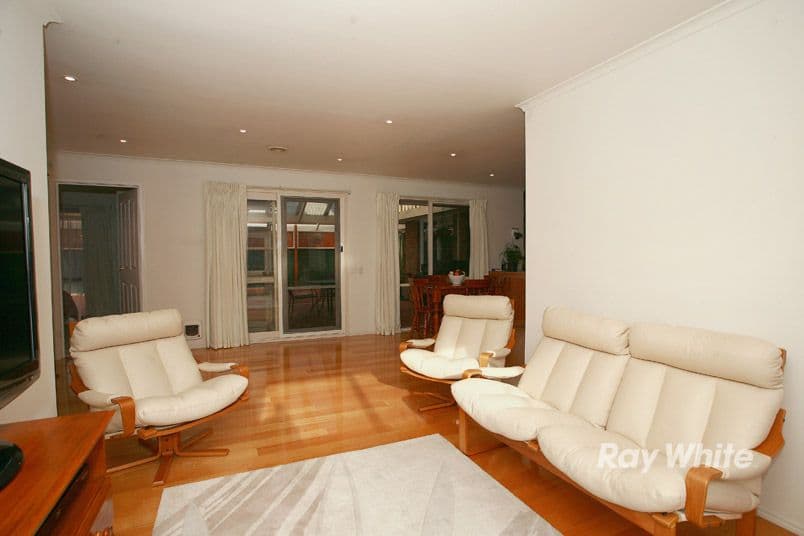 7 Elda Court, CRANBOURNE NORTH VIC 3977, Cranbourne North - Thumbnail 2