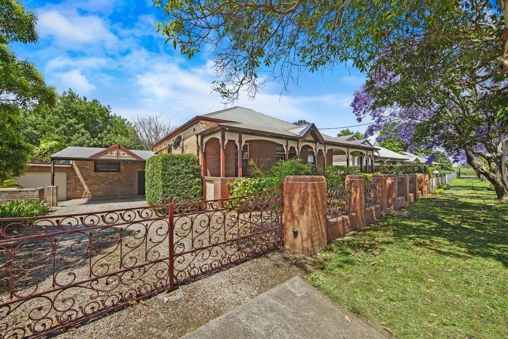 30 The Avenue, Lorn - Thumbnail 2