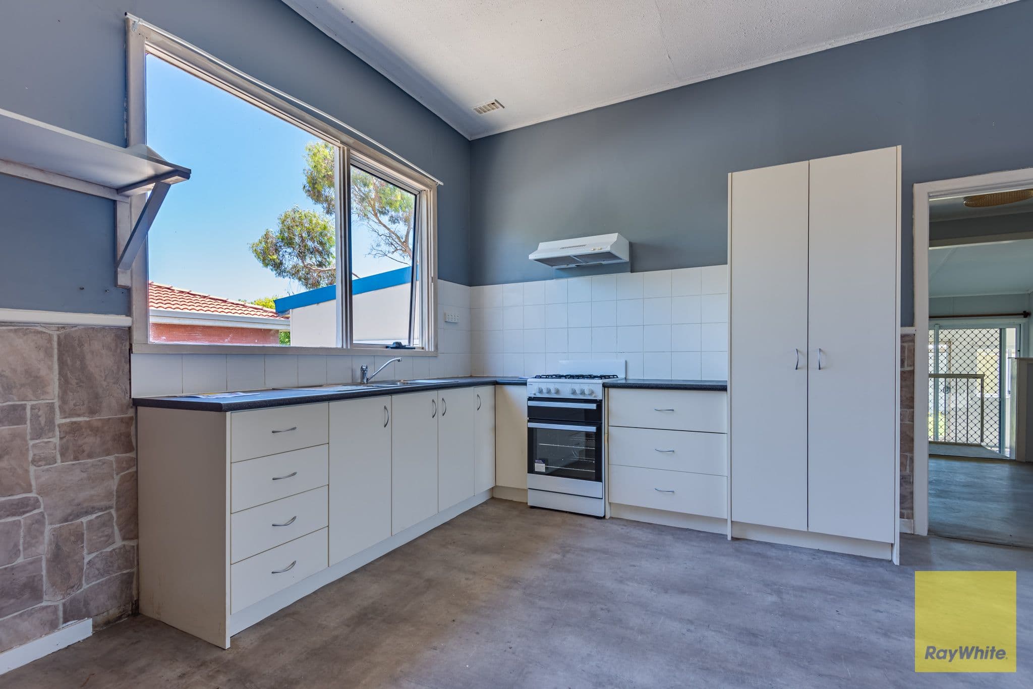 32 Flemington Street, Orana WA 6330, Orana - Thumbnail 4