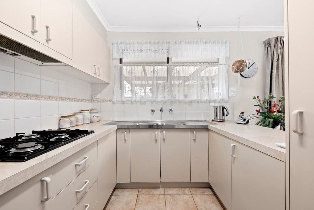 23 Ferguson Court, Ferntree Gully VIC 3156, Ferntree Gully - Thumbnail 2