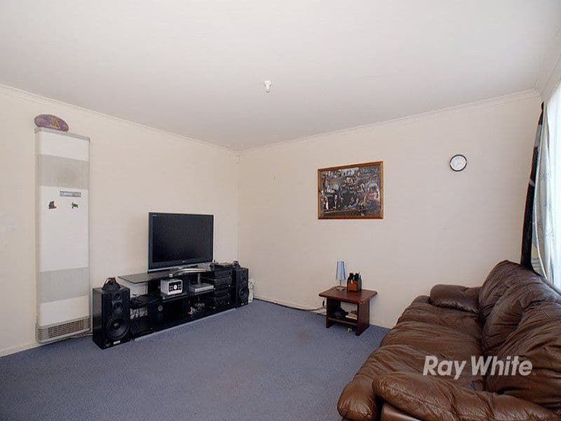 19 Calais Circuit, CRANBOURNE VIC 3977, Cranbourne West - Thumbnail 4