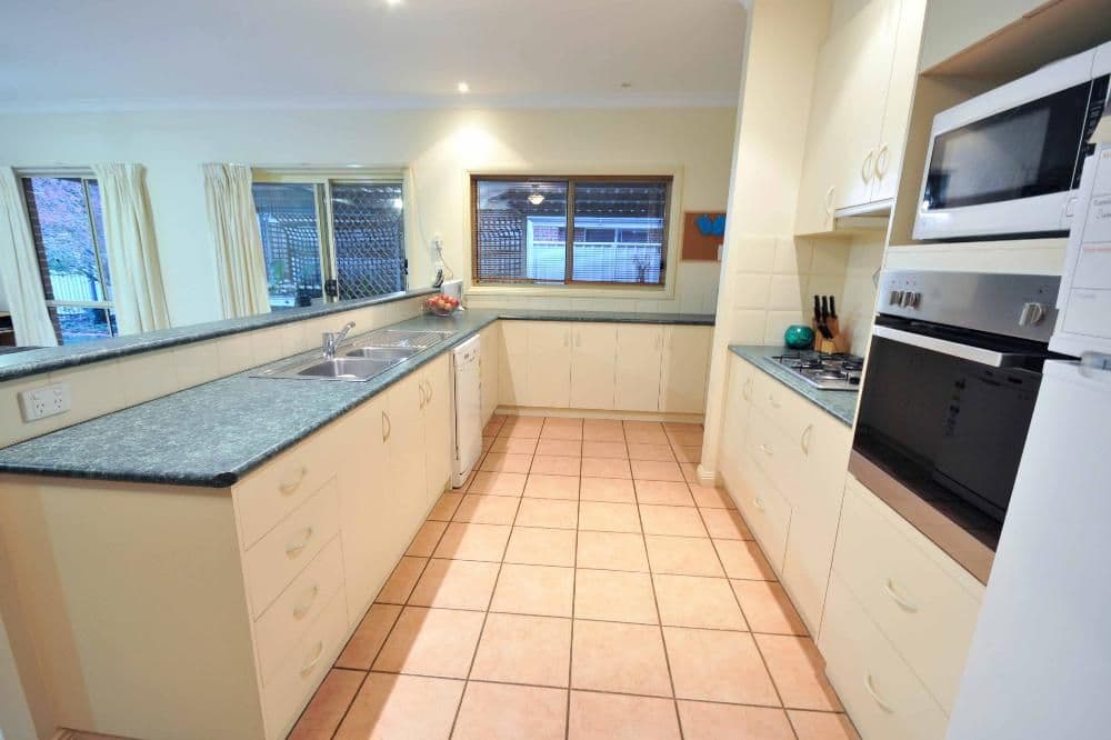 19 Valerie Way, LAVINGTON NSW 2641, Lavington - Thumbnail 3