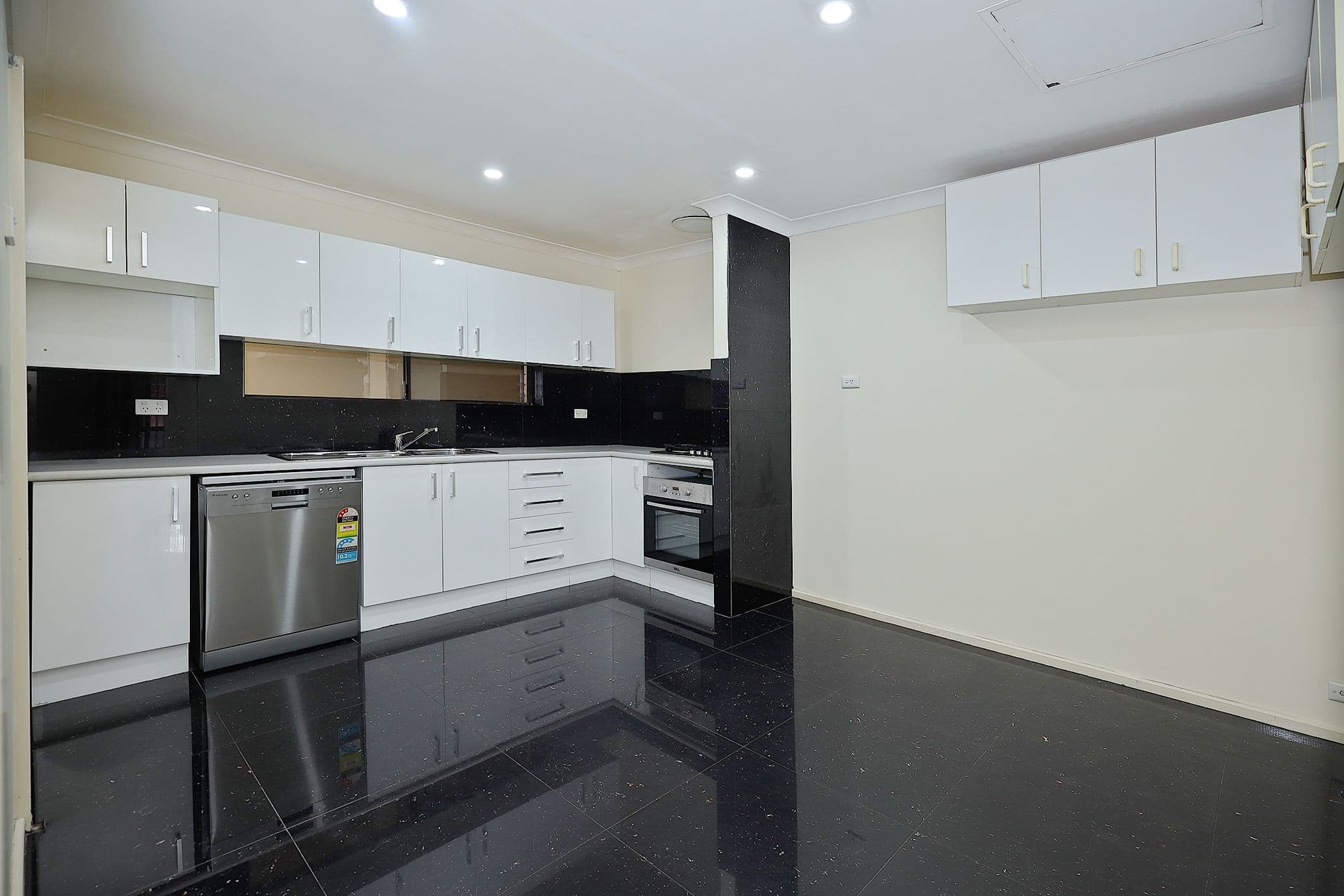 24A Oliphant Street, Kenwick WA 6107, Kenwick - Thumbnail 2