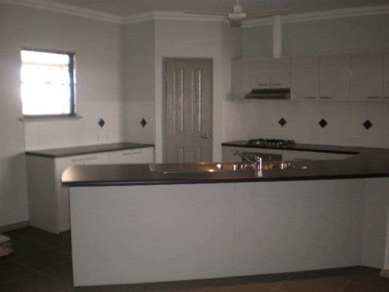 19 Centaur Avenue, SOUTH HEDLAND WA 6722, South Hedland - Thumbnail 3