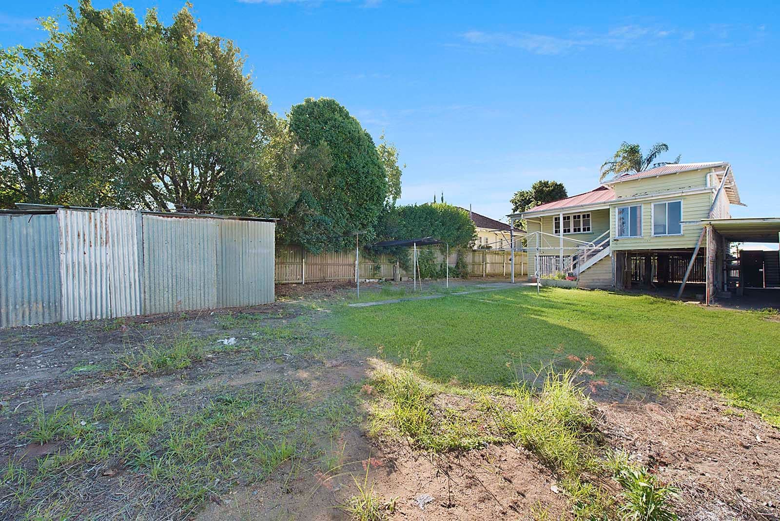 18 Bradley Avenue, Kedron QLD 4031, Kedron - Thumbnail 2