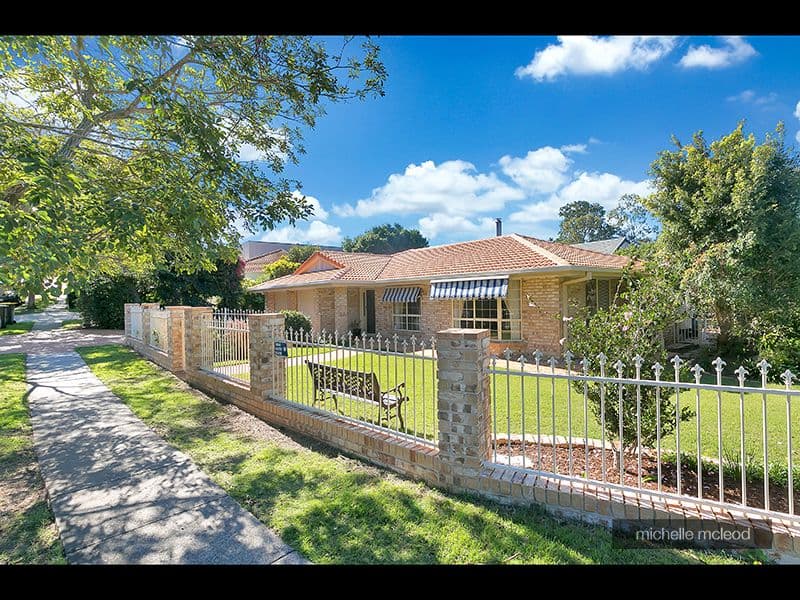 11 Mukurta Street, Chapel Hill QLD 4069, Chapel Hill - Thumbnail 2