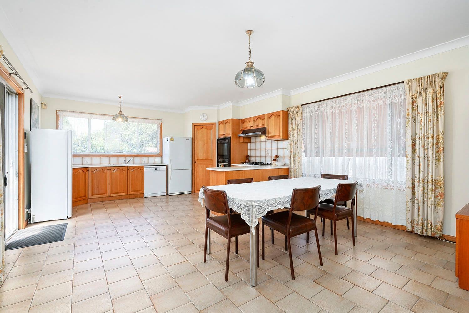 72 Raynes Park Road, Hampton VIC 3188, Hampton - Thumbnail 4