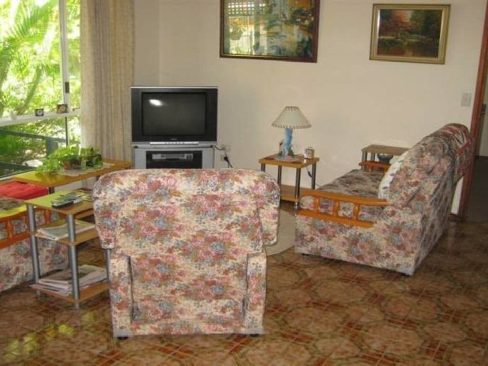 54 Walton Street, SOUTHPORT QLD 4215, Southport - Thumbnail 3