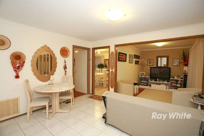 18 Lobelia Court, CRANBOURNE VIC 3977, Cranbourne North - Thumbnail 6