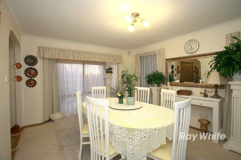 18 Lobelia Court, CRANBOURNE VIC 3977, Cranbourne North - Thumbnail 7