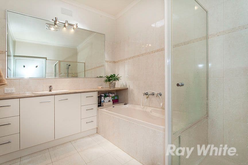 22 Sunhill Road, Mount Waverley VIC 3149, Mount Waverley - Thumbnail 7