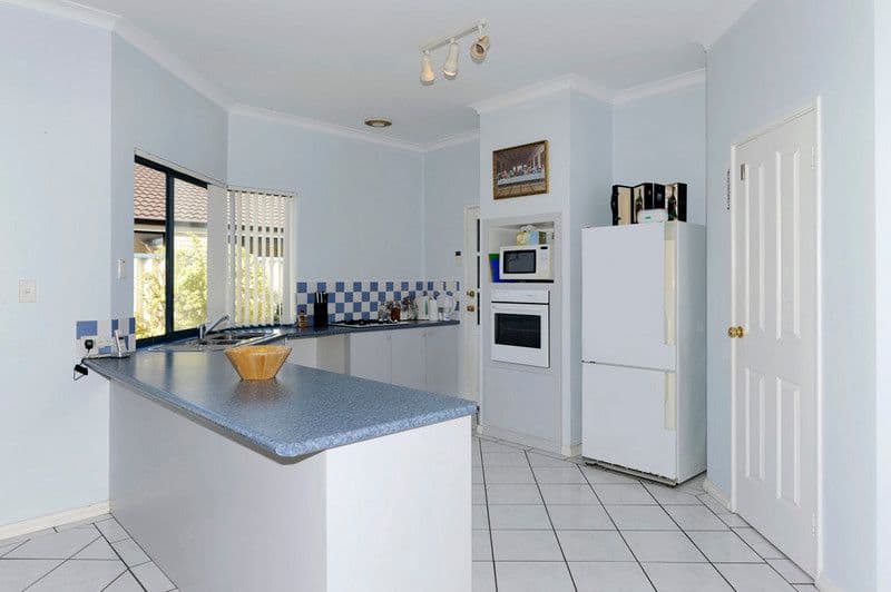 11 Abbotsford Grove, Ivanhoe, Ivanhoe - Thumbnail 8