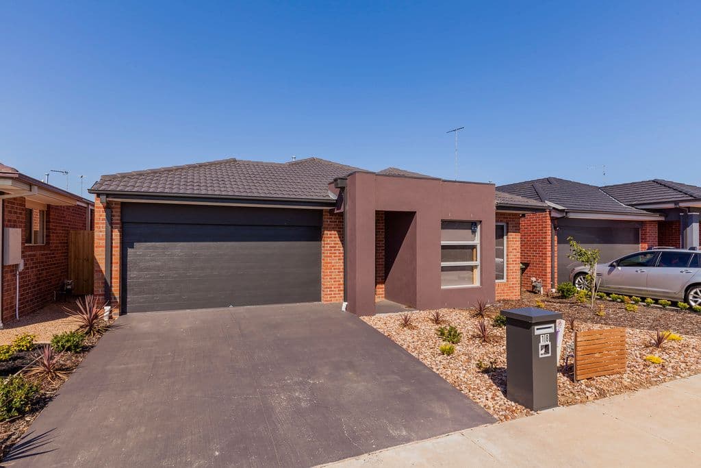 18 Rochford Drive, Armstrong Creek VIC 3217, Armstrong Creek - Thumbnail 2