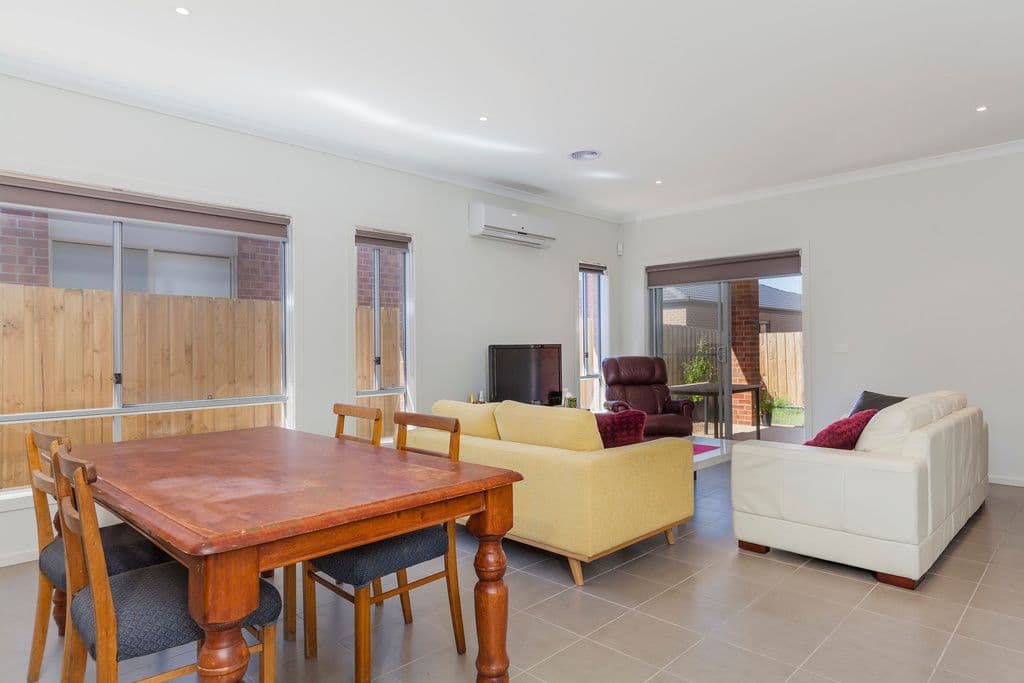 18 Rochford Drive, Armstrong Creek VIC 3217, Armstrong Creek - Thumbnail 8