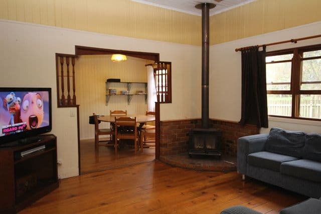 15 Beerburrum Road, Beerburrum QLD 4517, Beerburrum - Thumbnail 2