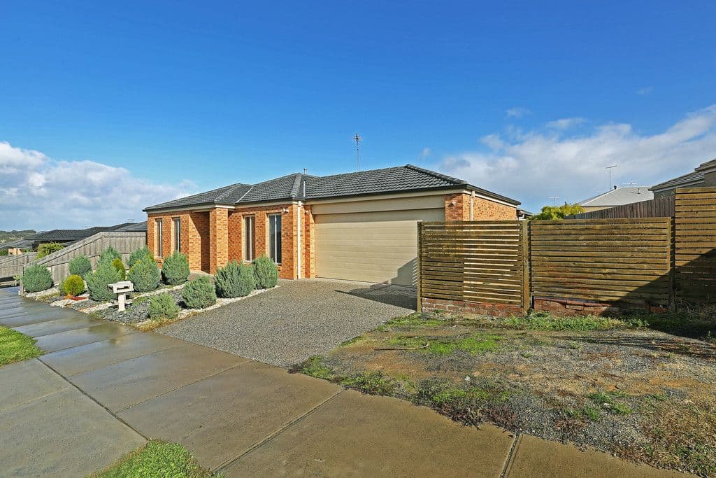 6 Tracken Terrace, Grovedale VIC 3216, Grovedale - Thumbnail 2