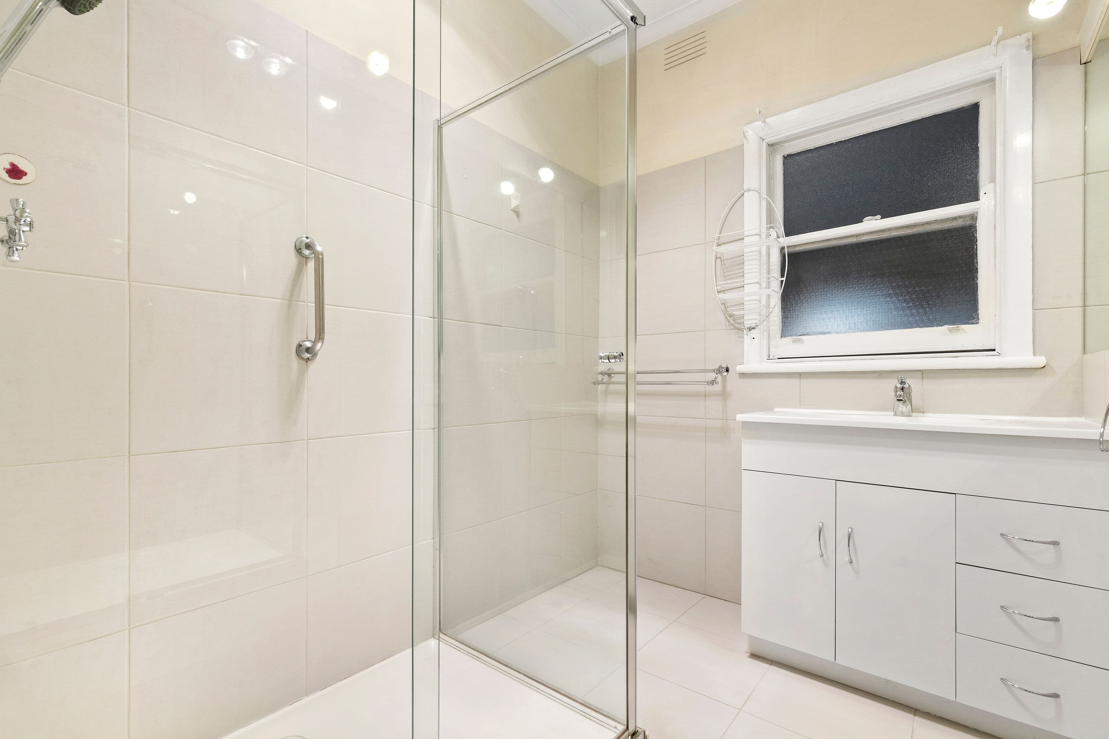 18 Manoon Road, Clayton South VIC 3169, Clayton South - Thumbnail 4