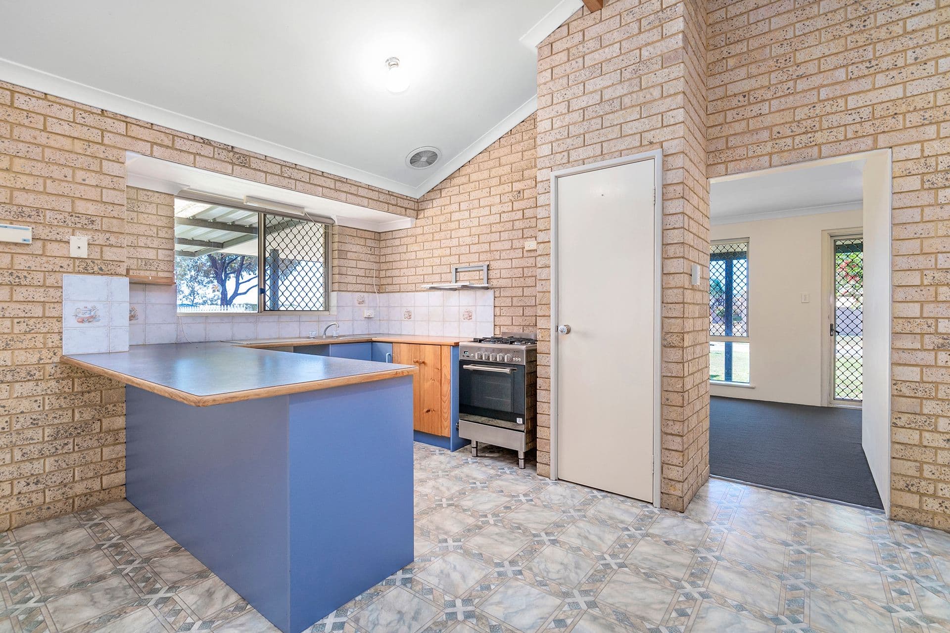 37 Marinula Road, Mount Tarcoola WA 6530, Mount Tarcoola - Thumbnail 2