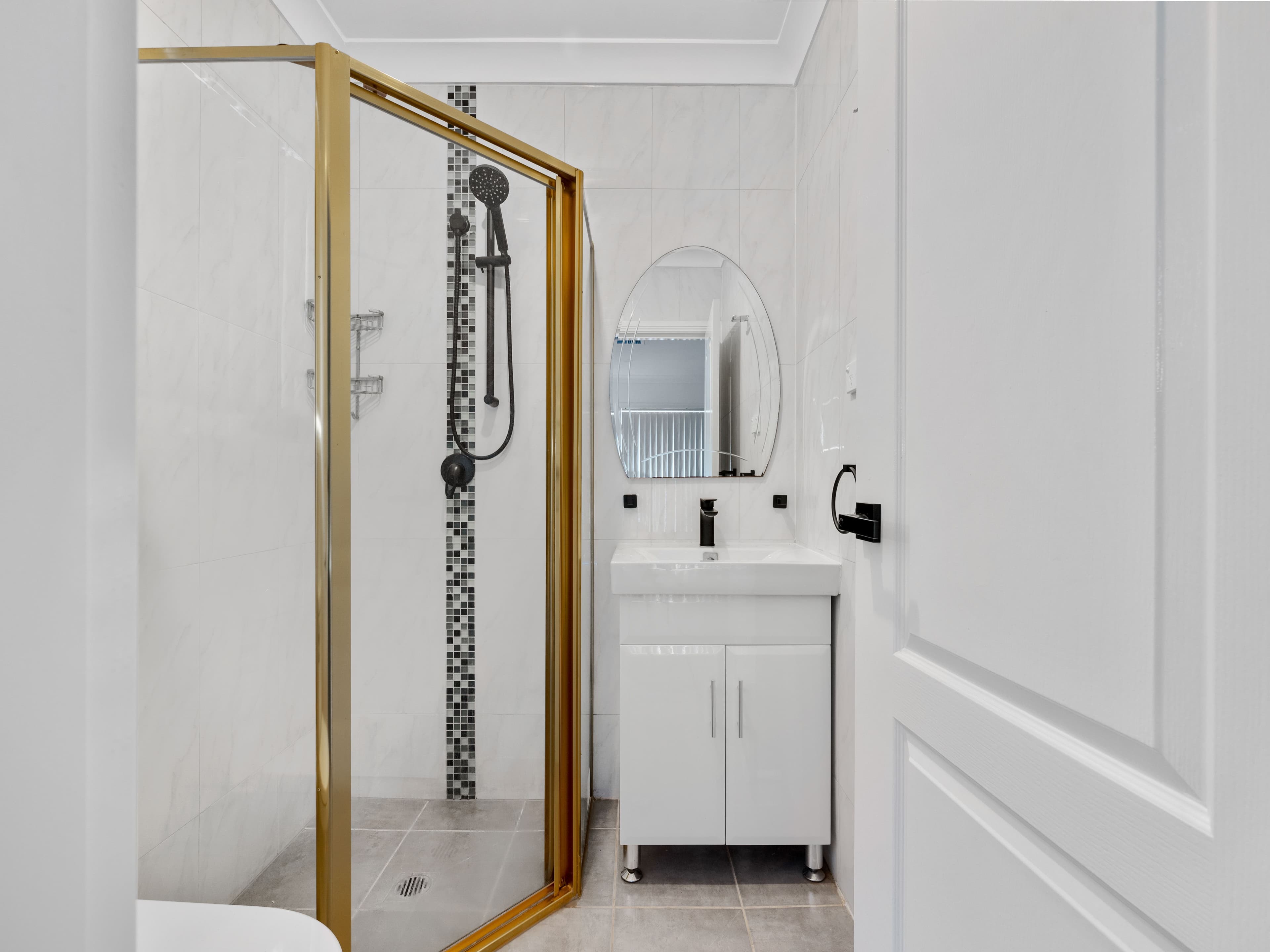 10A Chesham Parade, Glenfield NSW 2167, Glenfield - Thumbnail 6