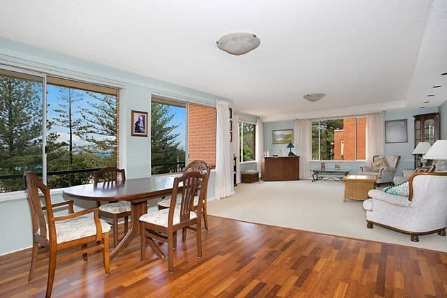 44 The Esplanade, BURLEIGH HEADS QLD 4220, Burleigh Heads - Thumbnail 3