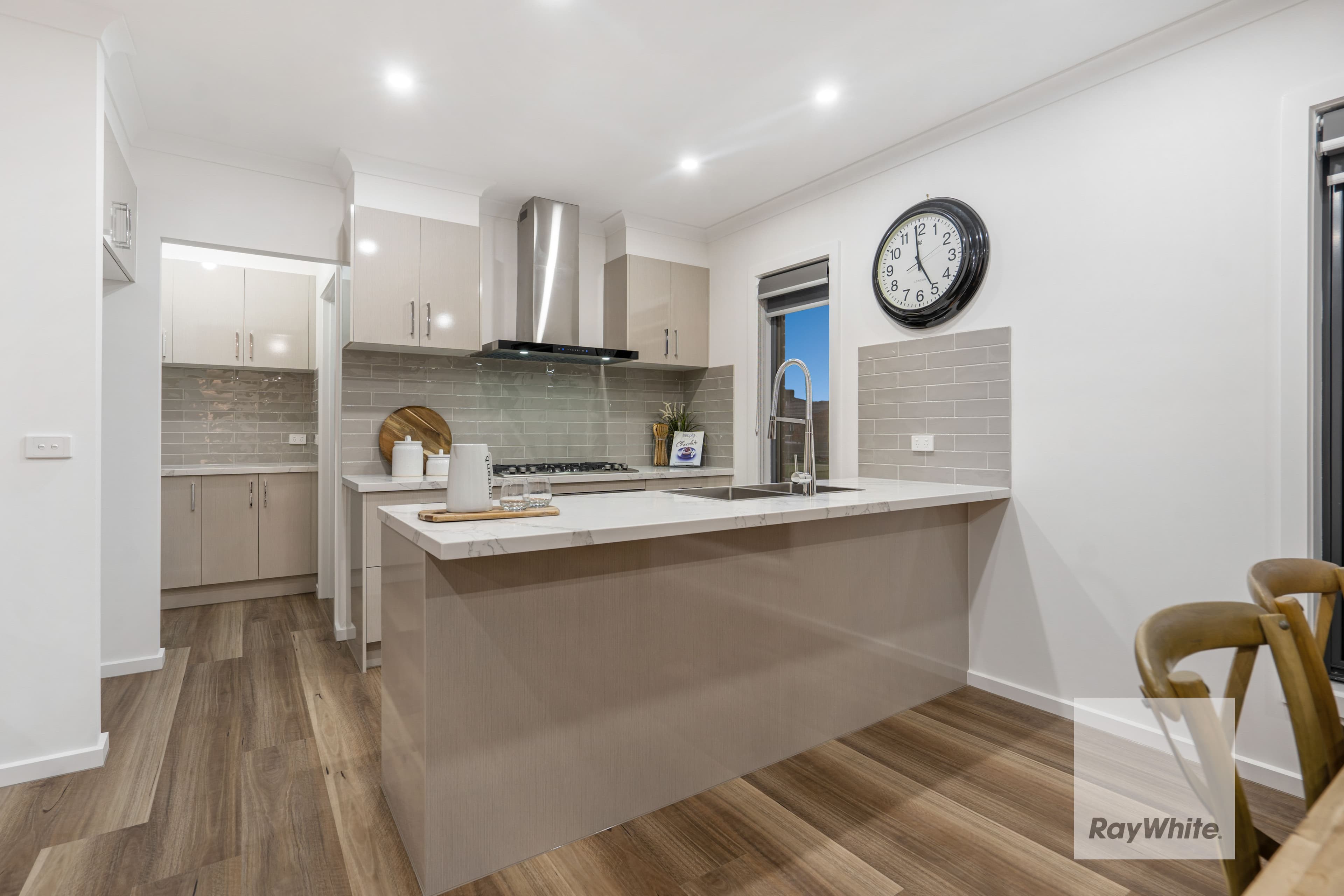 92 Lakewood Boulevard, Melton VIC 3337, Melton - Thumbnail 6