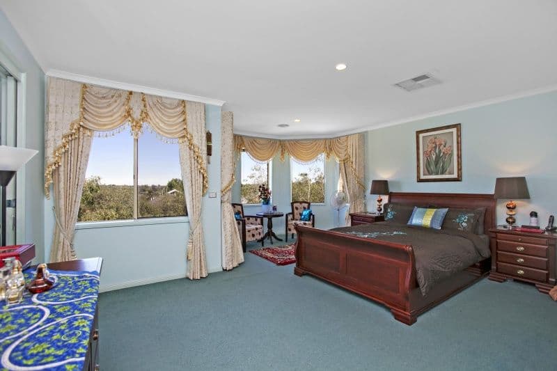 18 Kings College Drive, BAYSWATER VIC 3153, Bayswater - Thumbnail 3