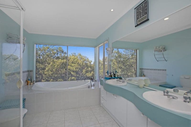 18 Kings College Drive, BAYSWATER VIC 3153, Bayswater - Thumbnail 4