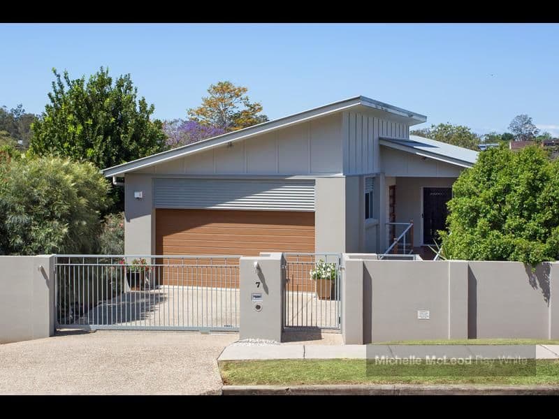 7 Tristania Road, CHAPEL HILL QLD 4069, Chapel Hill - Image 1