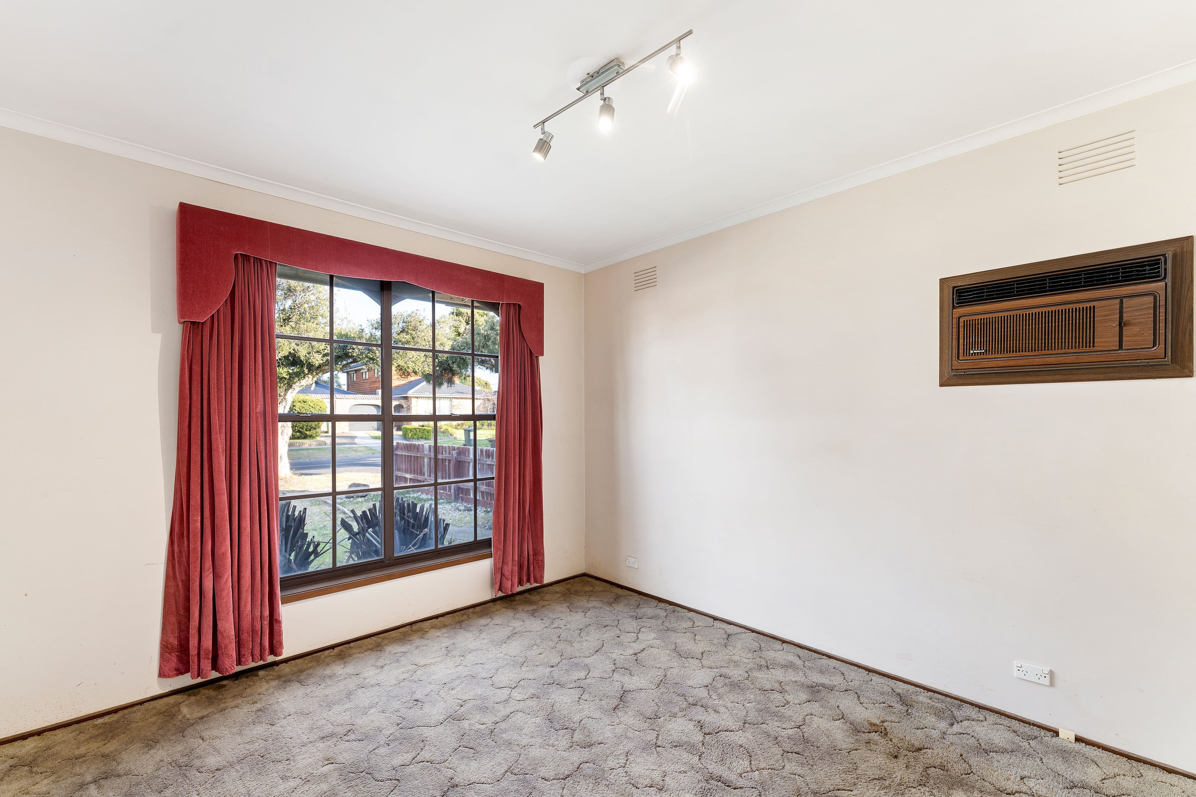 34 Burke Road, Sunbury VIC 3429, Sunbury - Thumbnail 2