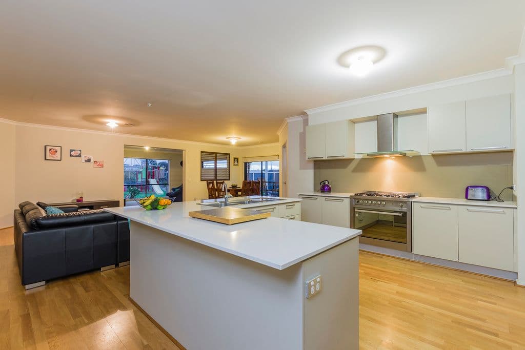 40 Hewitt Drive, Grovedale VIC 3216, Grovedale - Thumbnail 2
