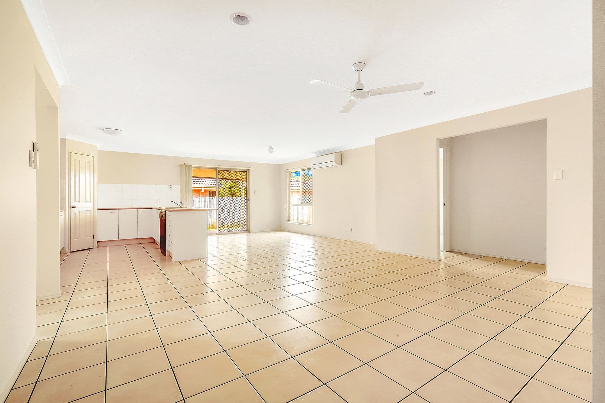 15 Betty Street, Upper Coomera QLD 4209, Upper Coomera - Thumbnail 4