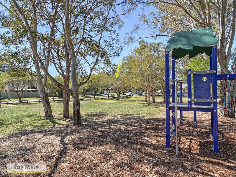 32 Pikett Street, CLONTARF QLD 4019, Clontarf - Thumbnail 7