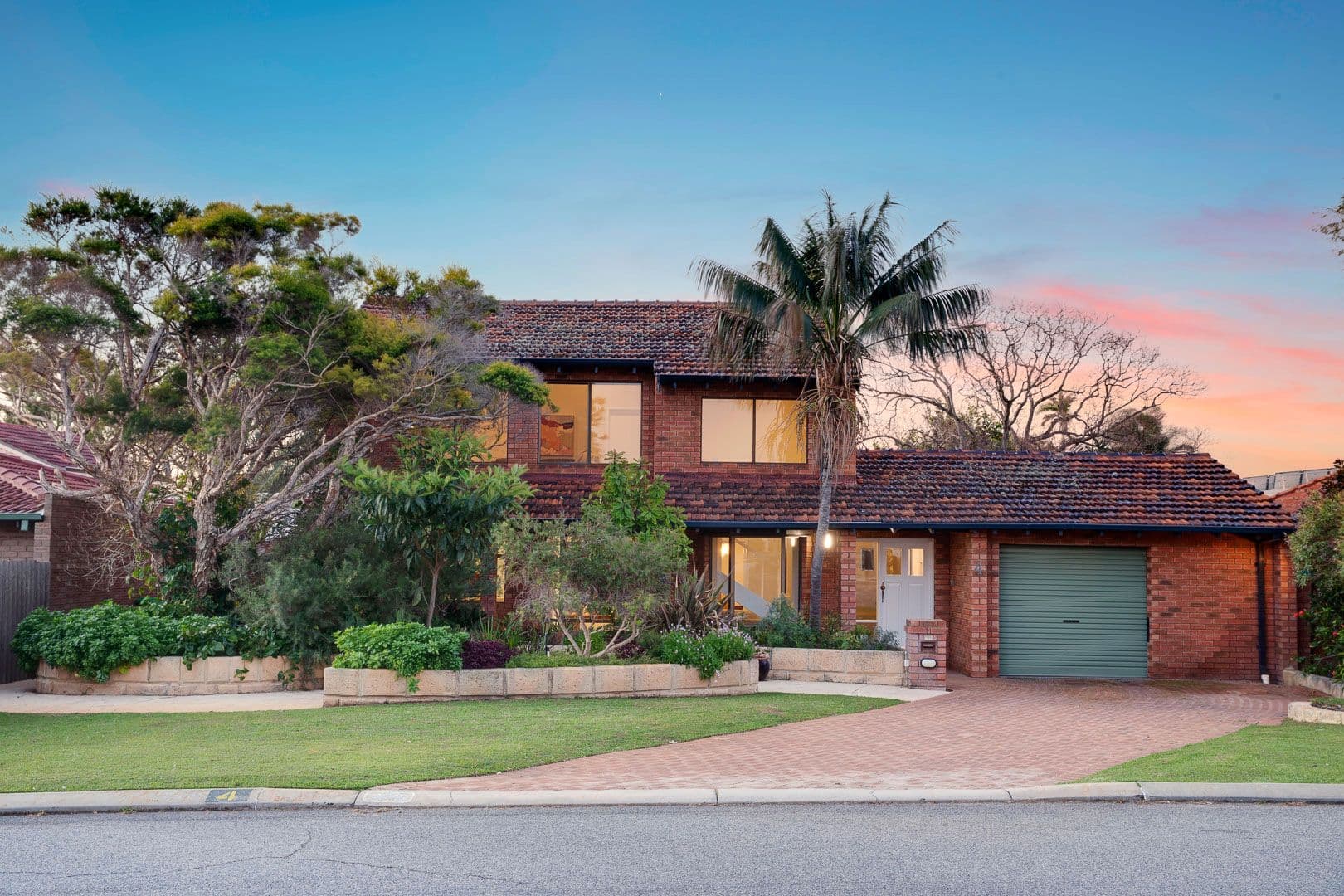 4 Lake Carine Gardens, Carine WA 6020, Carine - Image 1
