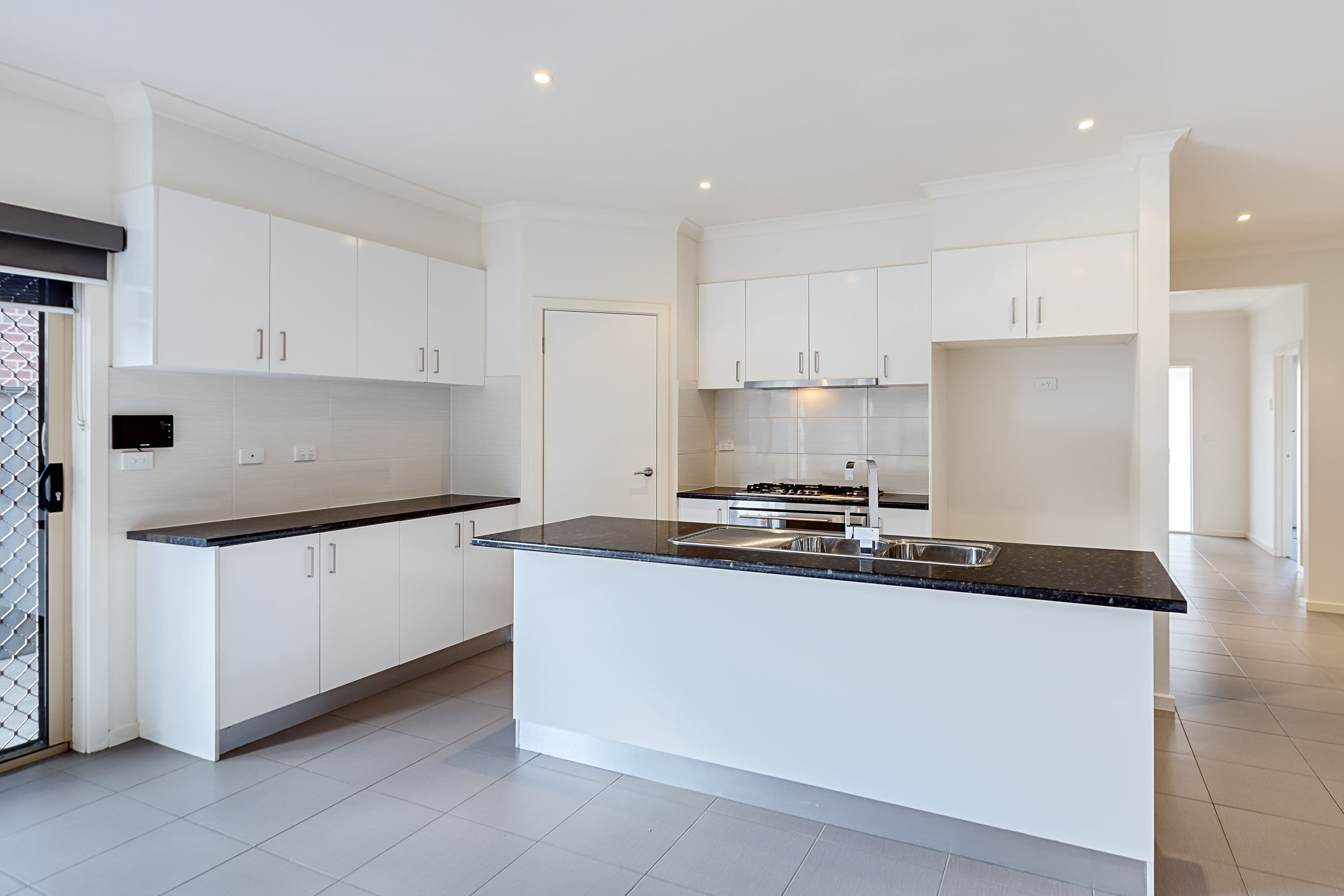 8 Emden Road, Wollert VIC 3750, Wollert - Thumbnail 2