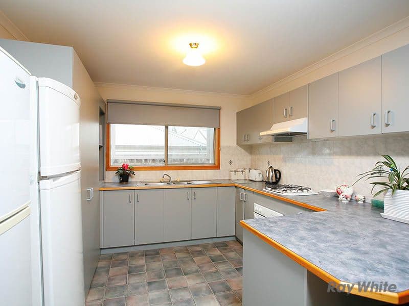 82 Wintersun Road, BERWICK VIC 3806, Berwick - Thumbnail 4