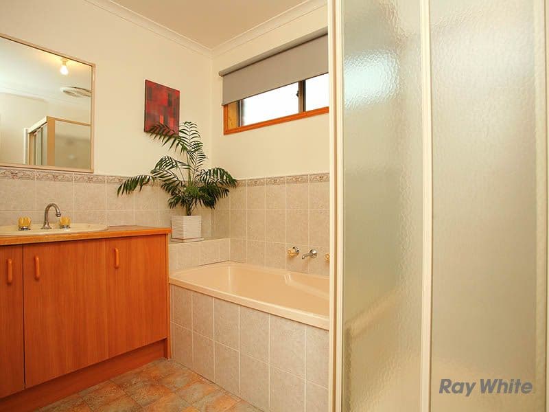 82 Wintersun Road, BERWICK VIC 3806, Berwick - Thumbnail 8
