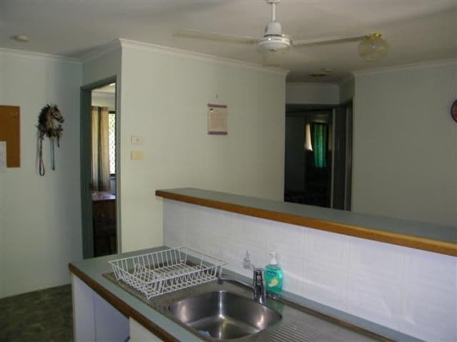 9 Nicholas Street, GLADSTONE QLD 4680, Gladstone Central - Thumbnail 4