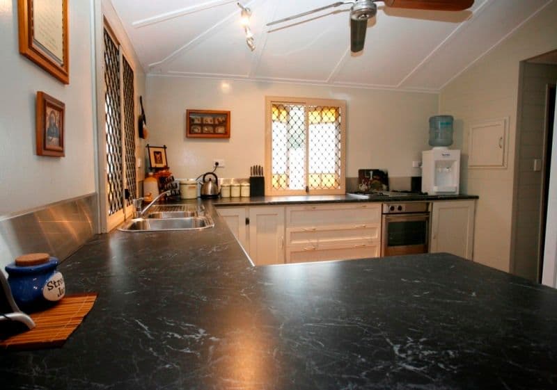 12  Ninth Avenue, RAILWAY ESTATE QLD 4810, Railway Estate - Thumbnail 4