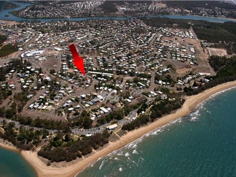 21 Beach Avenue, TANNUM SANDS QLD 4680, Tannum Sands - Thumbnail 4