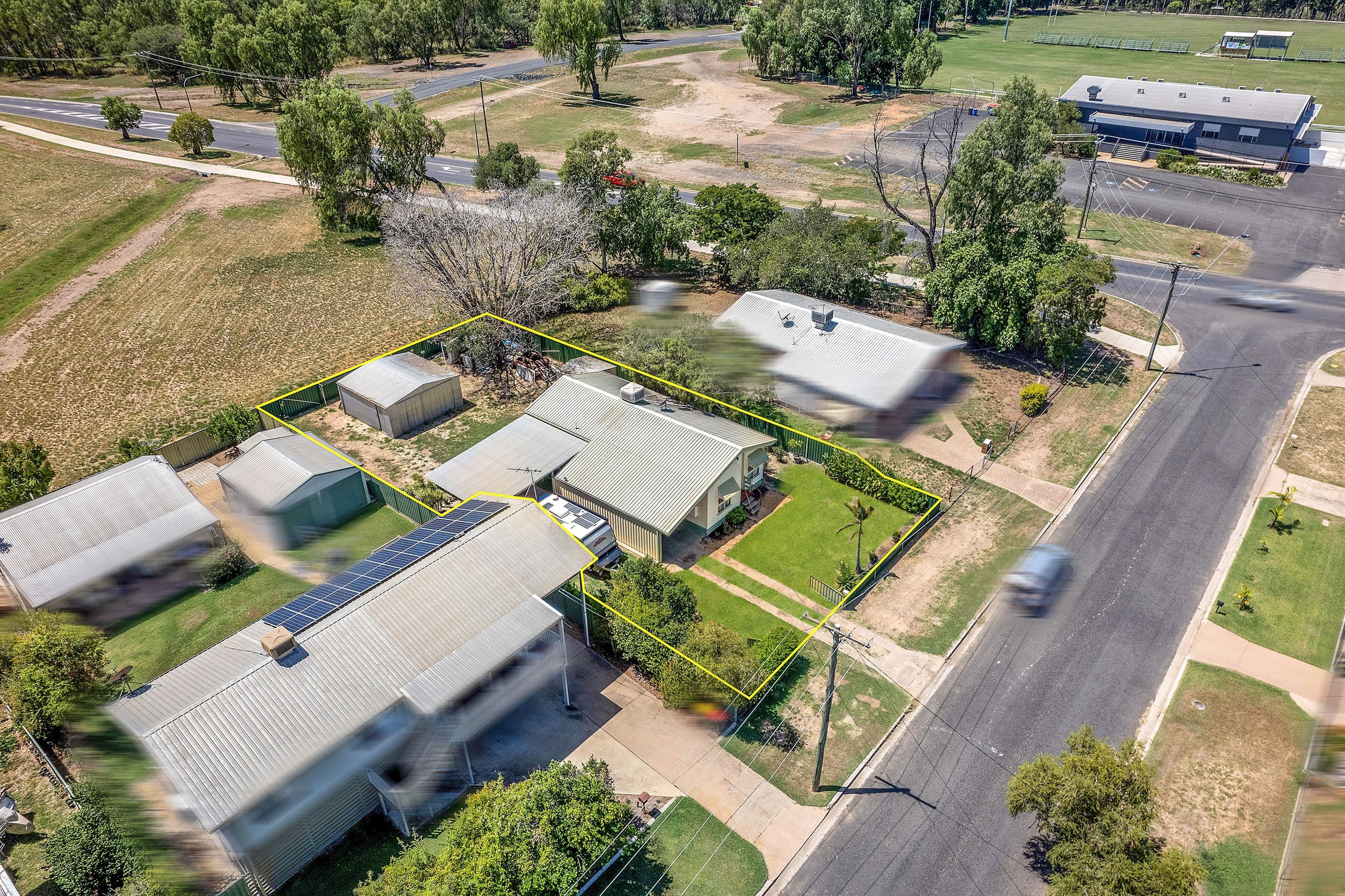 4 Fysh Street, Emerald QLD 4720, Emerald - Thumbnail 2