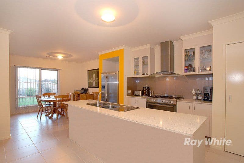 2 Cordia Avenue, CRANBOURNE SOUTH VIC 3977, Cranbourne South - Thumbnail 3