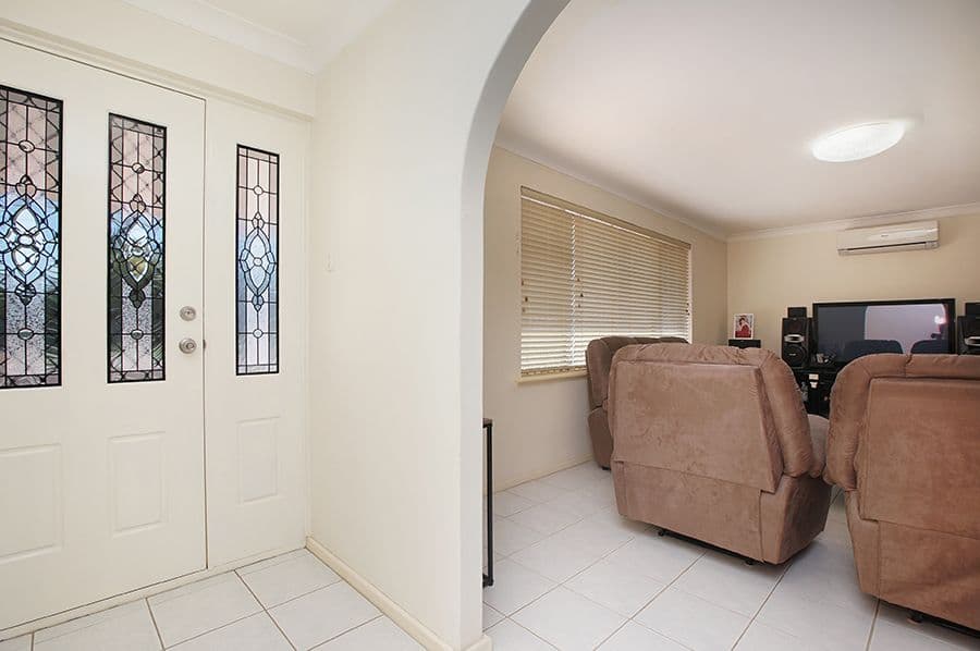 12 Vellgrove Avenue, Parkwood WA 6147, Parkwood - Thumbnail 2
