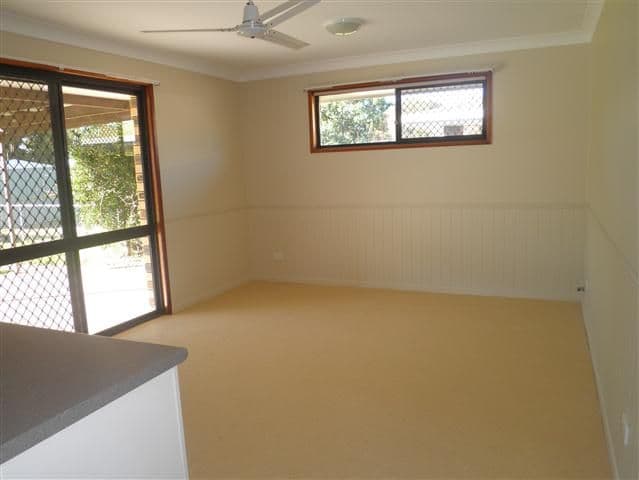 9 Alexander Avenue, ROMA QLD 4455, Roma - Thumbnail 5