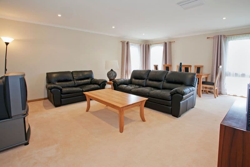 9 Pinecrest Drive, HIGHTON VIC 3216, Highton - Thumbnail 3
