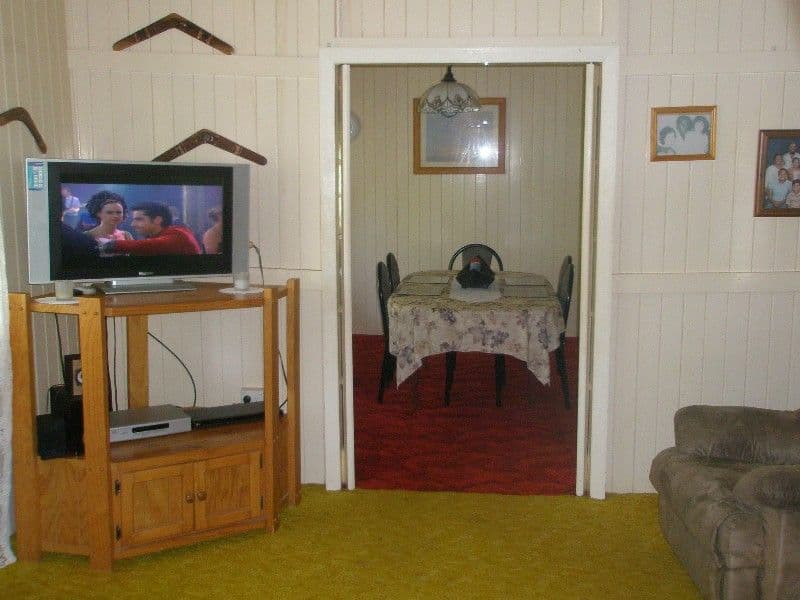 8 Powers Street, BUNDABERG WEST QLD 4670, Bundaberg West - Thumbnail 2