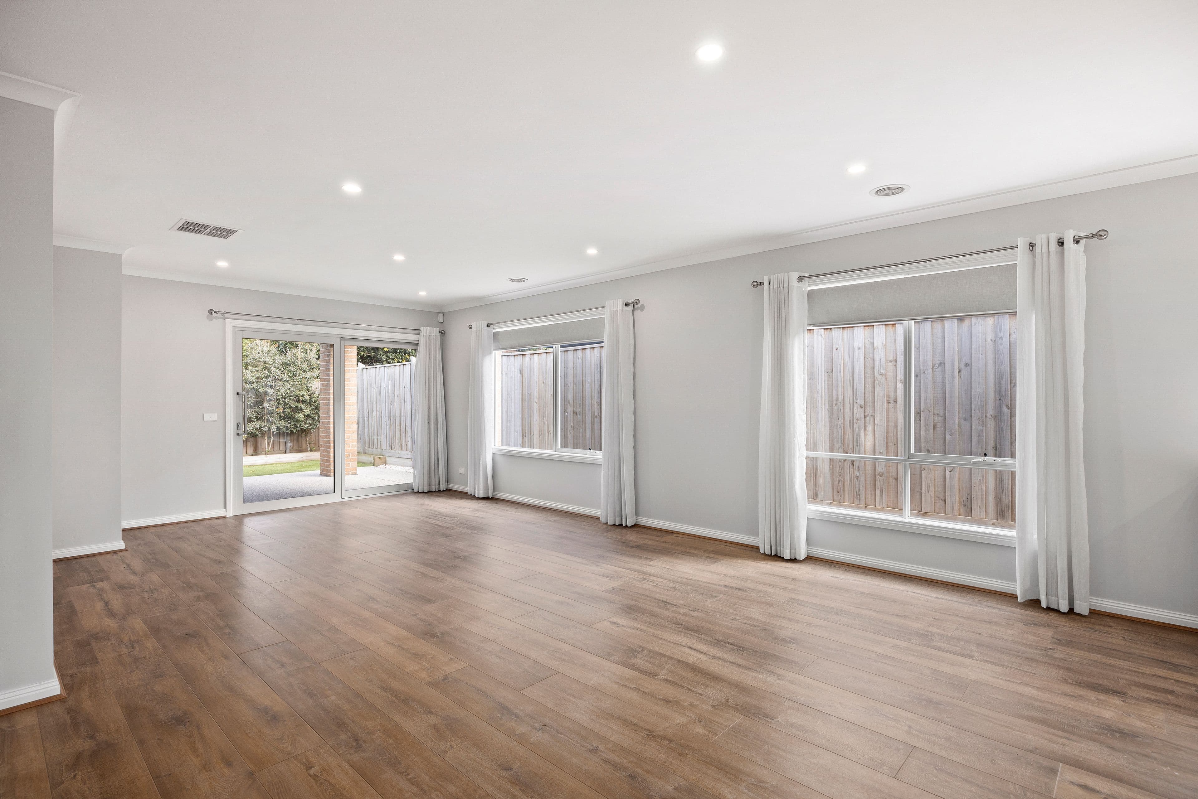 18 Kokoda Drive, Sunbury VIC 3429, Sunbury - Thumbnail 6